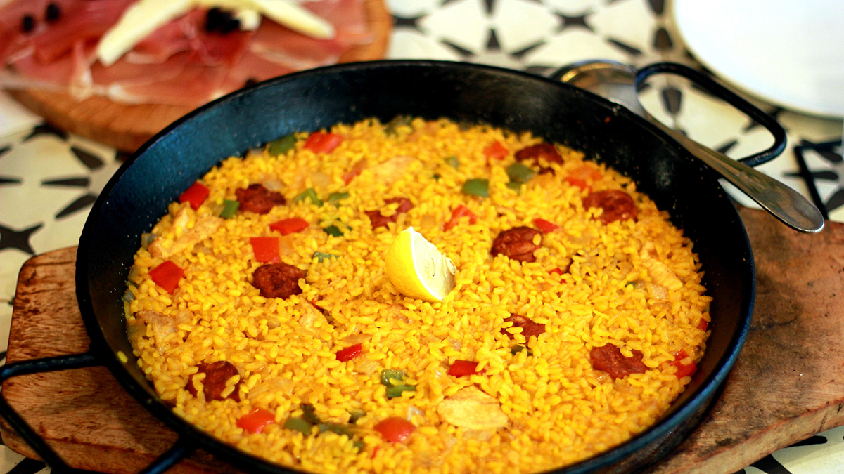 Firepot - Paella z wędzonymi pomidorami